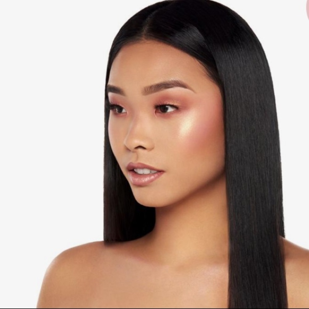 Diamond Glow Powder Highlighter ✨